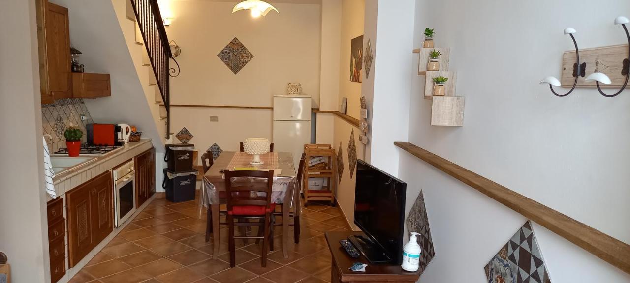 Casa Vacanze Chiara แตร์ราซีนี ภายนอก รูปภาพ